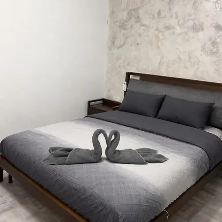 בית הארחה Academia Navala House 3*